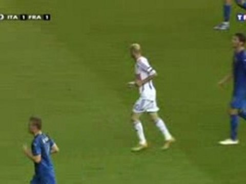 ZIDANE donne COUP DE TETE A MATERAZZI