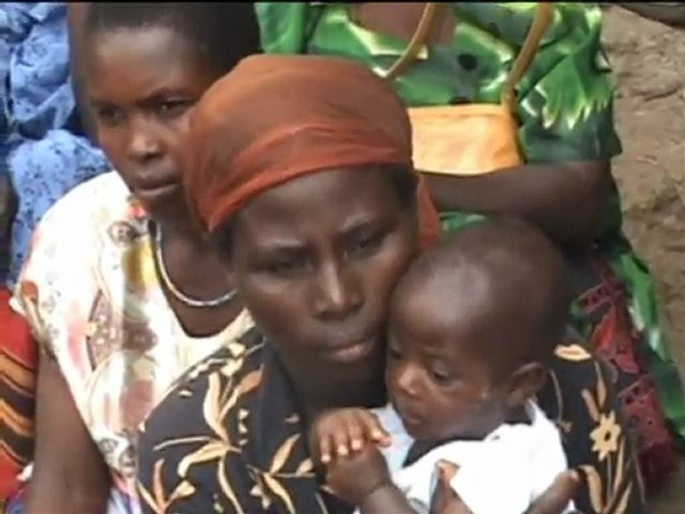 Uganda, Bushenyi: Bednet distributions