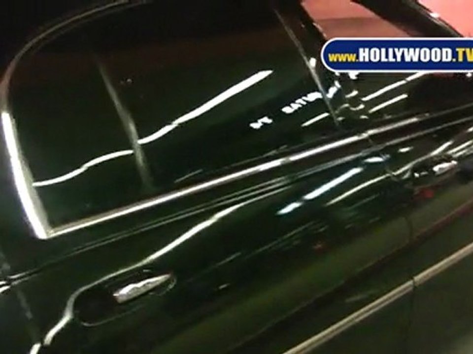 EXCLUSIVE: HilaryDuff Spotted for Two Seconds at LAX!