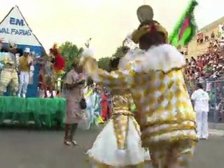 Crianças abrem desfiles no Rio