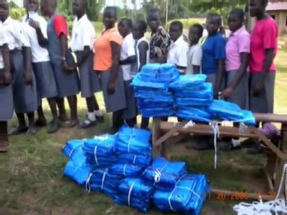 Uganda, Namulonge: Bednet distributions