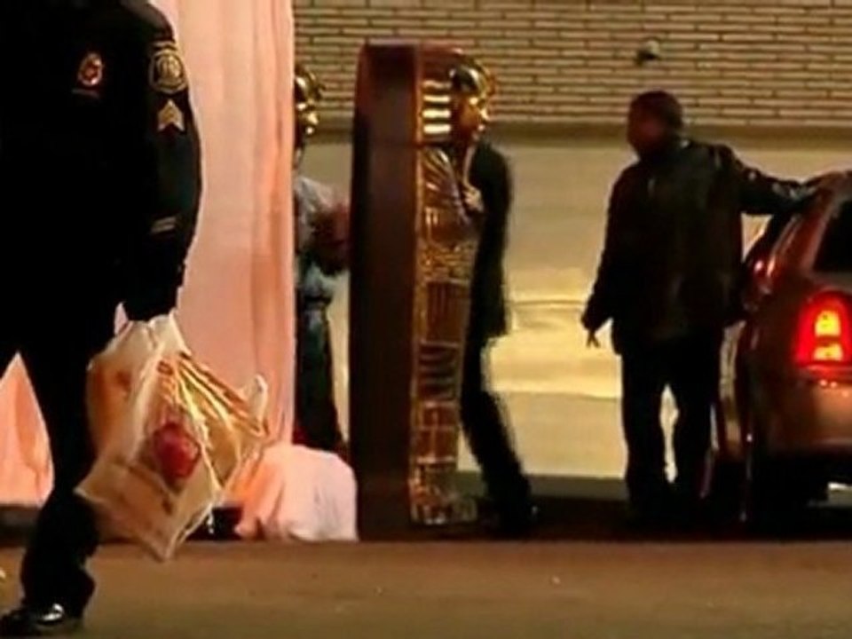Mourners visit Whitney funeral home