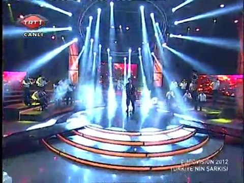 Can Bonomo - Love me back - Eurovision 2012