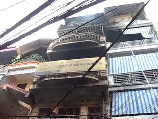 Tan hoang, hiện trường văn phòng công ty bị thiêu rụi trong đêm