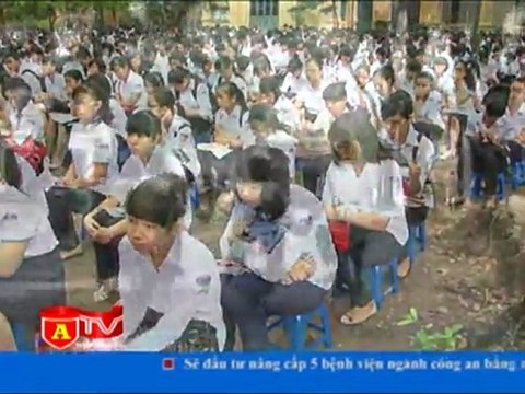 Tuyên truyền pháp luật về an toàn giao thông tới học sinh