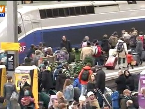 Départs en vacances : week-end chargé dans les gares et sur les routes