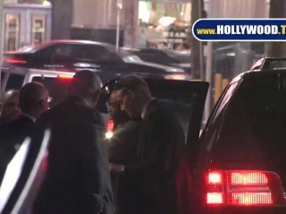 Anthony Hopkin Opts to Skip Fans at Jimmy Kimmel Live