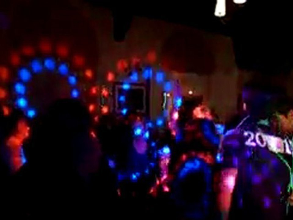 DANS LE CHATEAU DES COMTES DE CHALLES