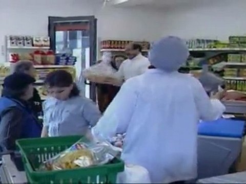 nuova protesta contro le aperture festive