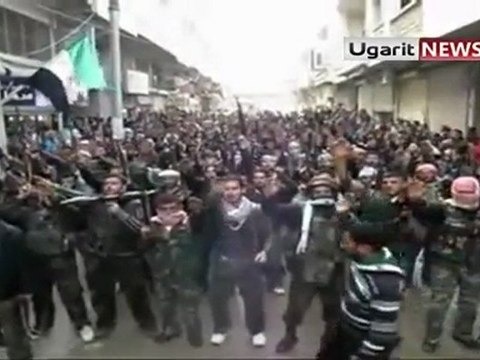 انشقاق اكثر من 2500 جندي في سوريا ويأدون القسم الجيش الحر