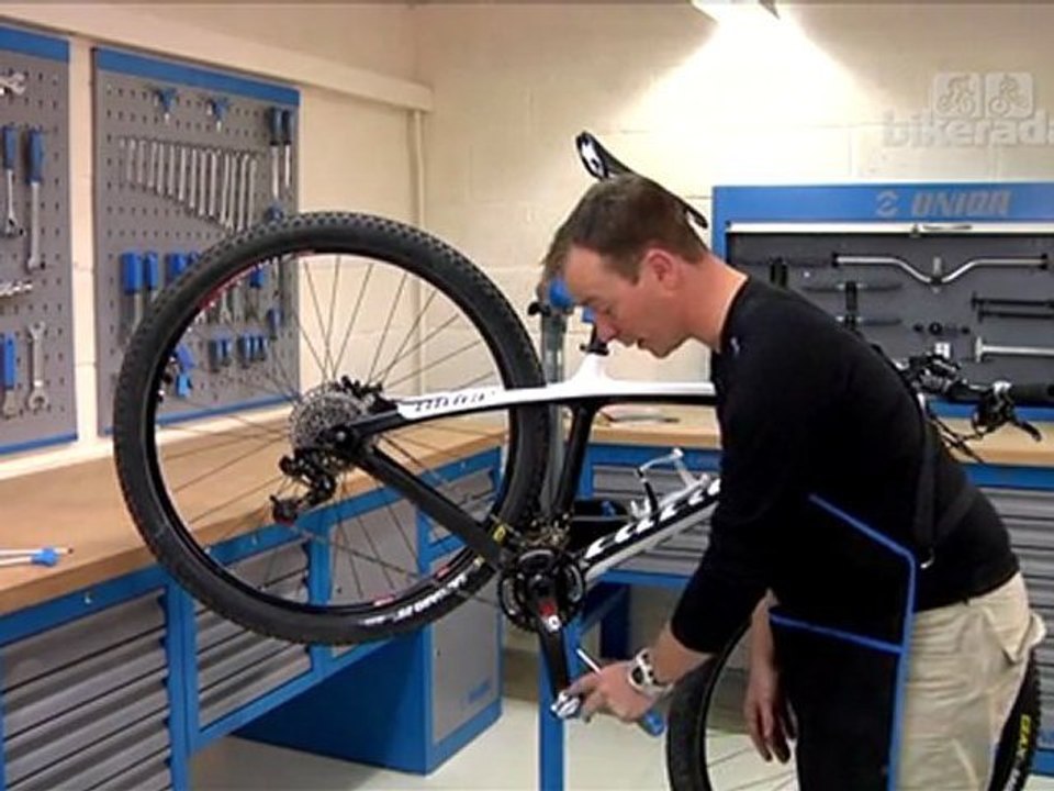 Chasing frame noises - Unior tools MTB maintenance guide: part 6