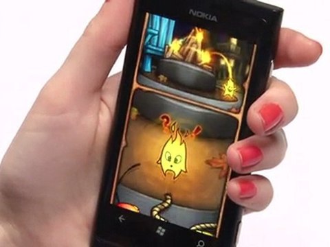 Nokia Lumia 800 VS Nokia Lumia 900 video