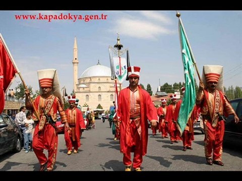 ŞAHAP CANLICA DAM BAŞINDA SARI ÇİÇEK