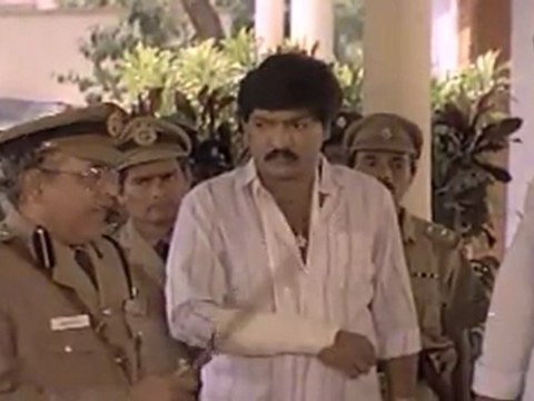 Captain Prabakhar - Vijayakanth Warns Inspector