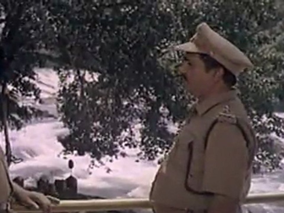 Captain Prabakhar - Vijayakanth Catches Smugglers