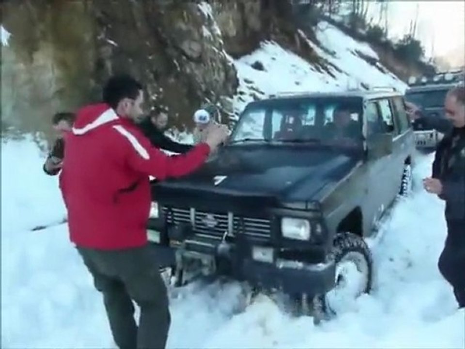 ( VİDEO )-SIRT YAYLASI KARDA OFF-ROAD MACERASI-ŞUBAT-2012-AKÇAABAT-TRBZN-