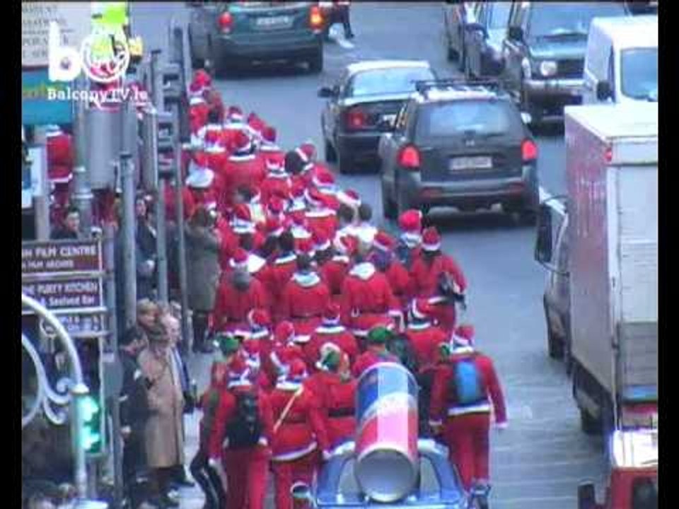 SANTA PARADE (BalconyTV)