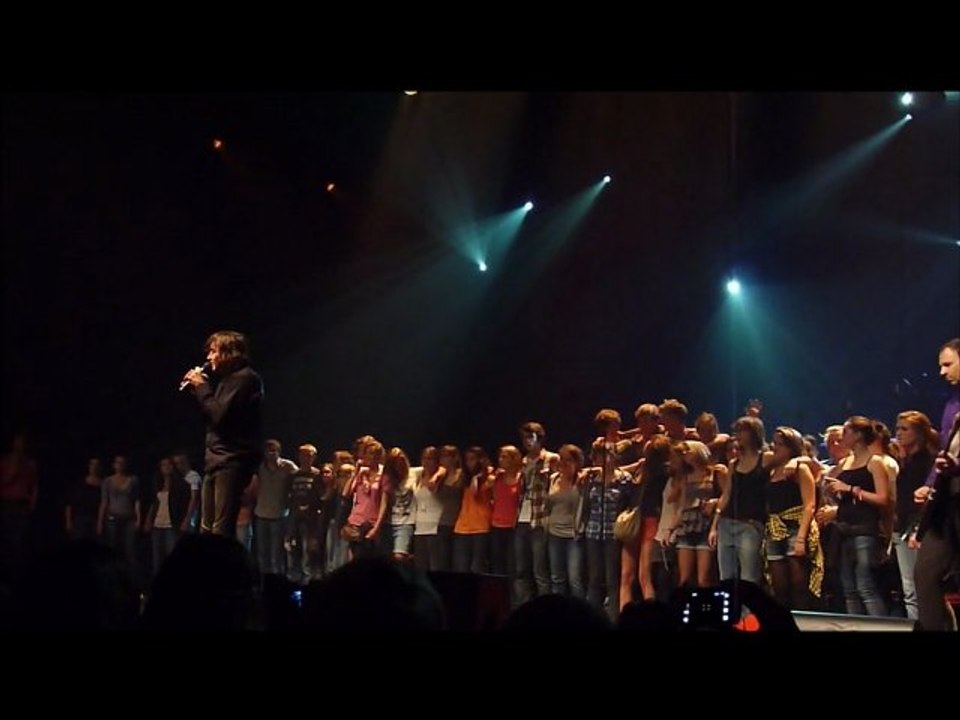 CALI - Je regarde mes 17 ans