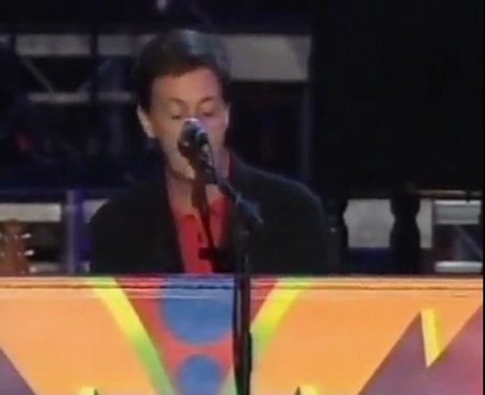 Eric Clapton Paul McCartney - While My Guitar Gently Weeps (1)