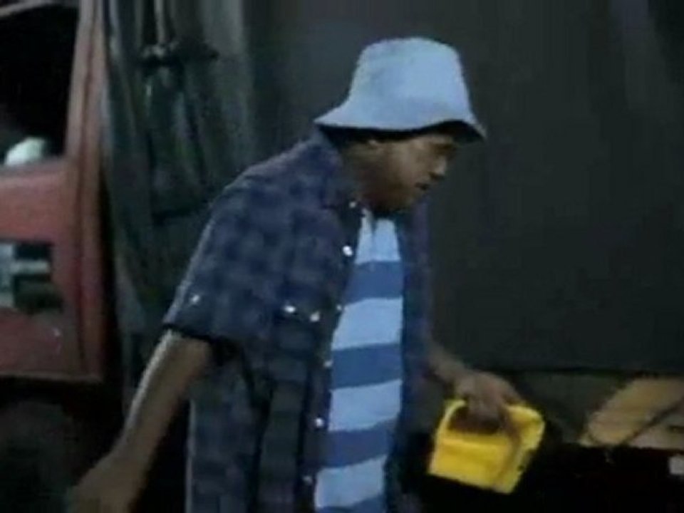 Satu Malam Kubur Berasap (2011) DVDRip 01