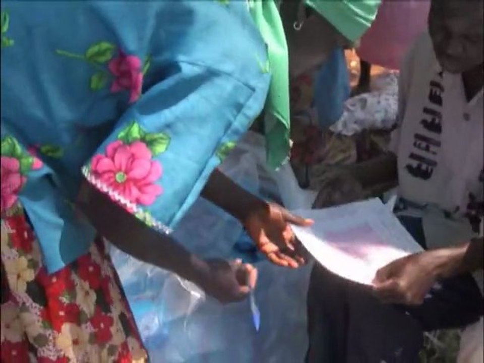 Uganda, West Nile, Maracha-Terego District: Bednet distribution
