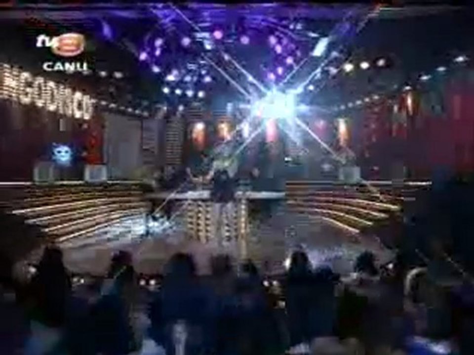 Canlı yayında biip'li şarkı