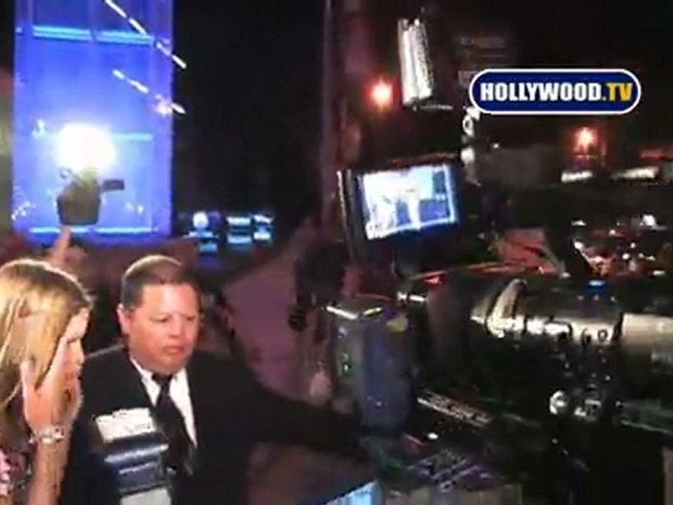 Paris Hilton And Nicky Hilton Hit BOA