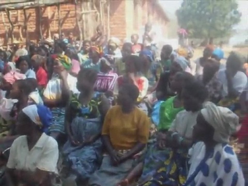 Malawi, Singo Village: Bednet distribution