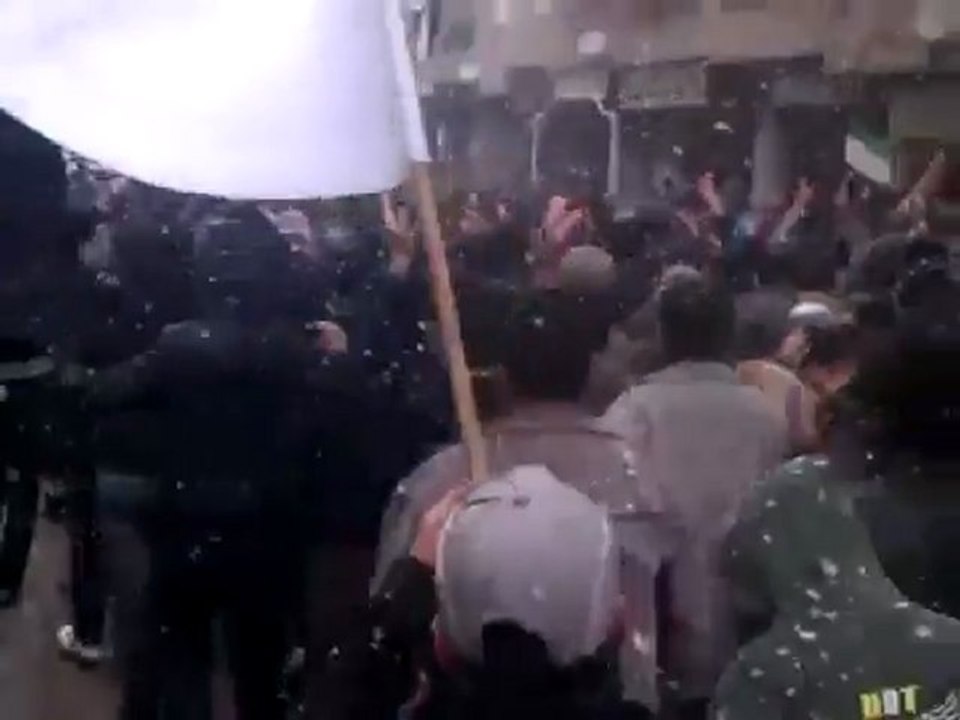 فري برس   ريف دمشق دوما من تشييع شهداء جمعة المقاومة الشعبية 18 2 2012