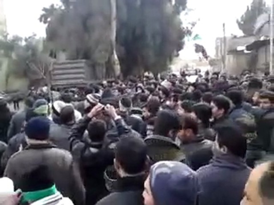 فري برس   ريف دمشق دوما مظاهرة جامع الإيمان 17 2 2012
