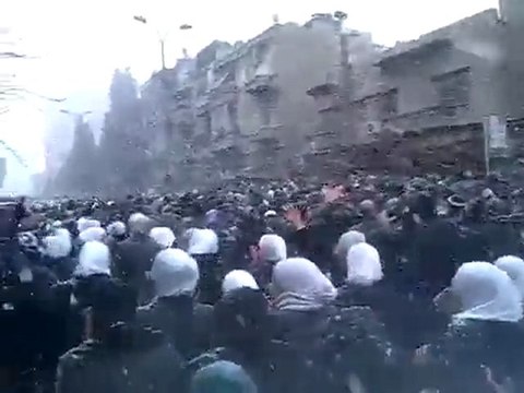 فري برس دمشق تشييع شهداء المزة تحت الثلوج 12 2 2012