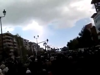 فري برس   دمشق مشييعين شهداء المزة وقطع الاستراد 18 2 2012