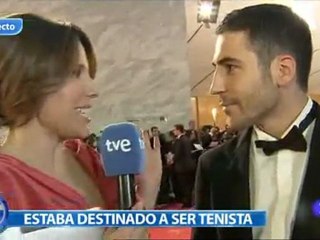 MIGUEL ANGEL SILVESTRE PREMIOS GOYA LLEGADA 19-02-2012