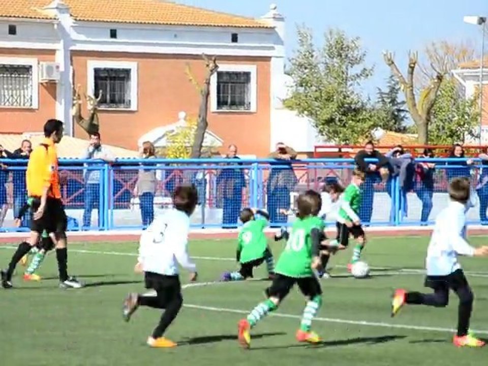 jugada del cd.fuentes