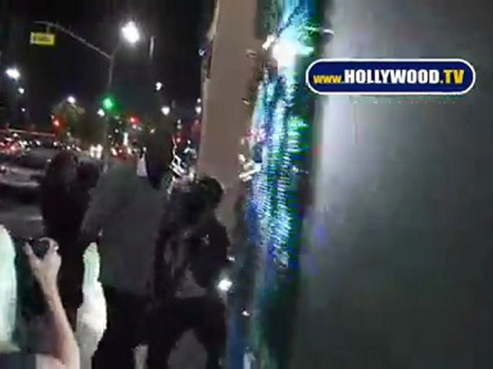 Khloe, Rob Kardashian And Lamar Odom Leave Katsuya Restaurant