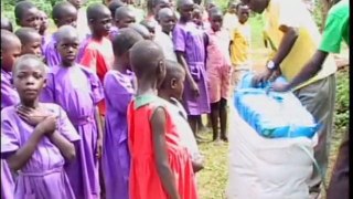 Uganda, Namulonge: Bednet distribution