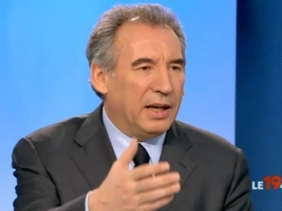 François Bayrou, invité du 1945 sur M6 - 190212