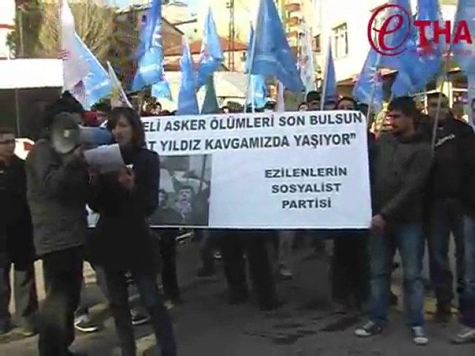 Kışlada  öldürülen Serhat Yıldız'ı  yoldaşları yürüyüşle andı