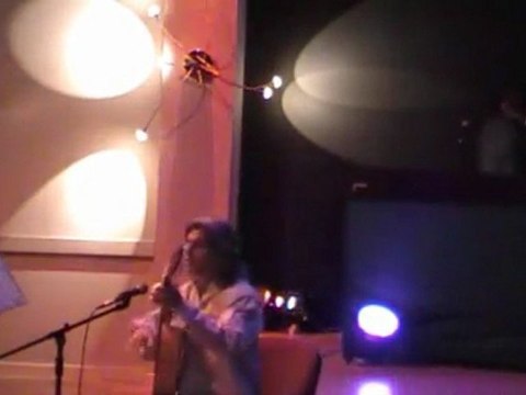 Ricao interprete 3 titres au concert de Doll' au William's Club d'Alesle 17 fevrier 2012