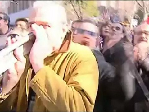 CCOO y UGT movilizan a decenas de miles de personas contra la reforma