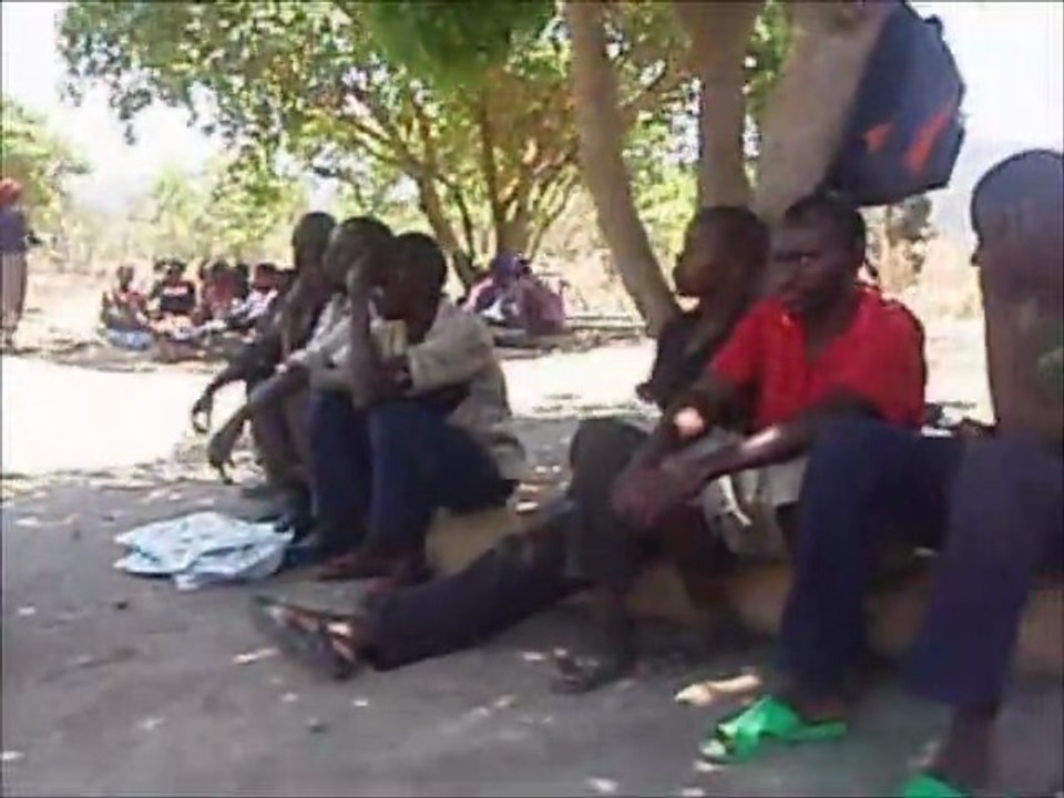 Zambia, Chikumbi: Bednet distribution