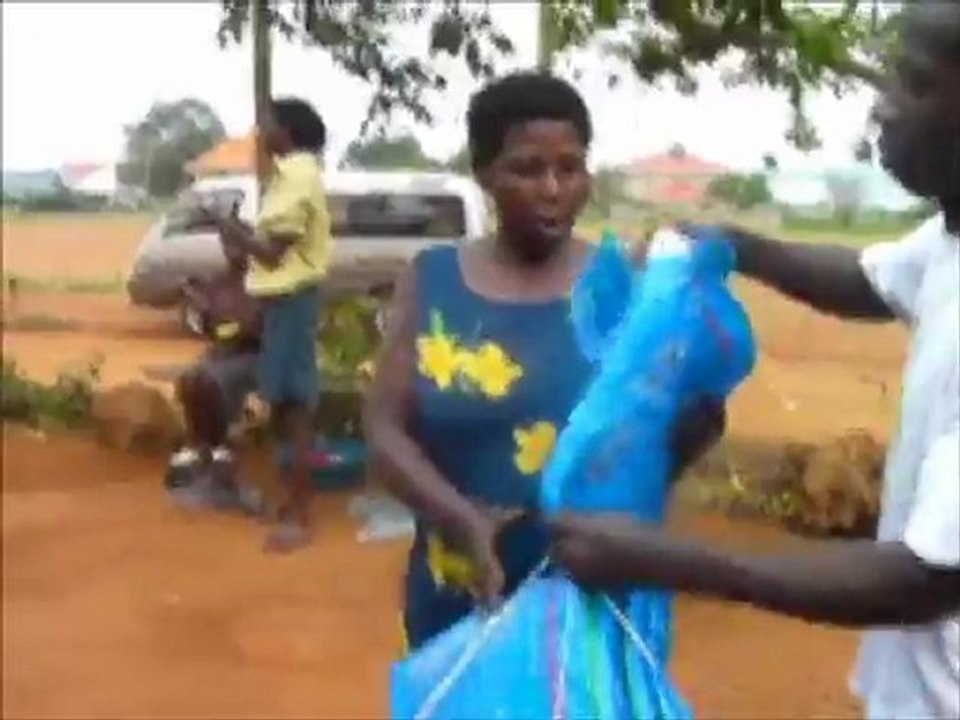 Uganda, Kabati: Bednet distribution