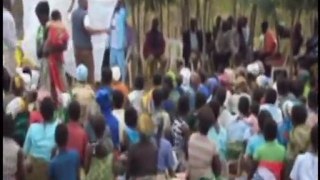 Malawi, Ntcheu, Bilira: Bednet distribution