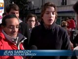 Les militants socialistes tractent à Neuilly-sur-Seine