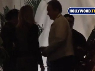 Warren Beatty Waves to Cameras at Chateau Marmont