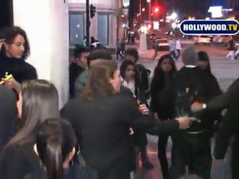 Slumdog Millionaire Anil Kapoor Hits Beso.