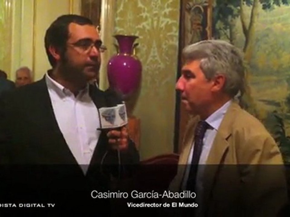 PD entrevista a Casimiro García-Abadillo en la presentación de "El primer naufragio".-Sept. 2011-