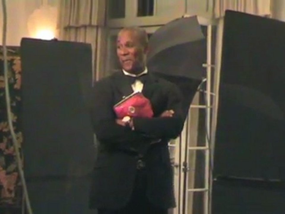 CRUK | Fundraising | Male celebs unleash their pink side for Cancer Research UK