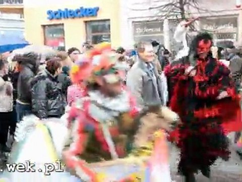 wek.pl: XXIII korowód grup zapustnych przeszedł przez Włocławek - 19.02.2012