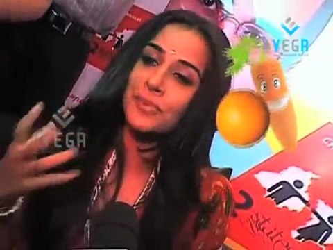 Vidya Balan and Naseeruddin Shah get Dirty with Oranges